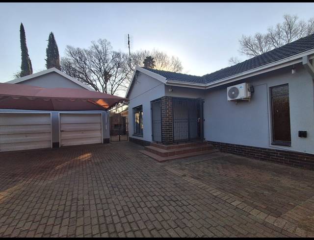 4 BEDROOM FREESTANDING FOR SALE IN FLAMWOOD